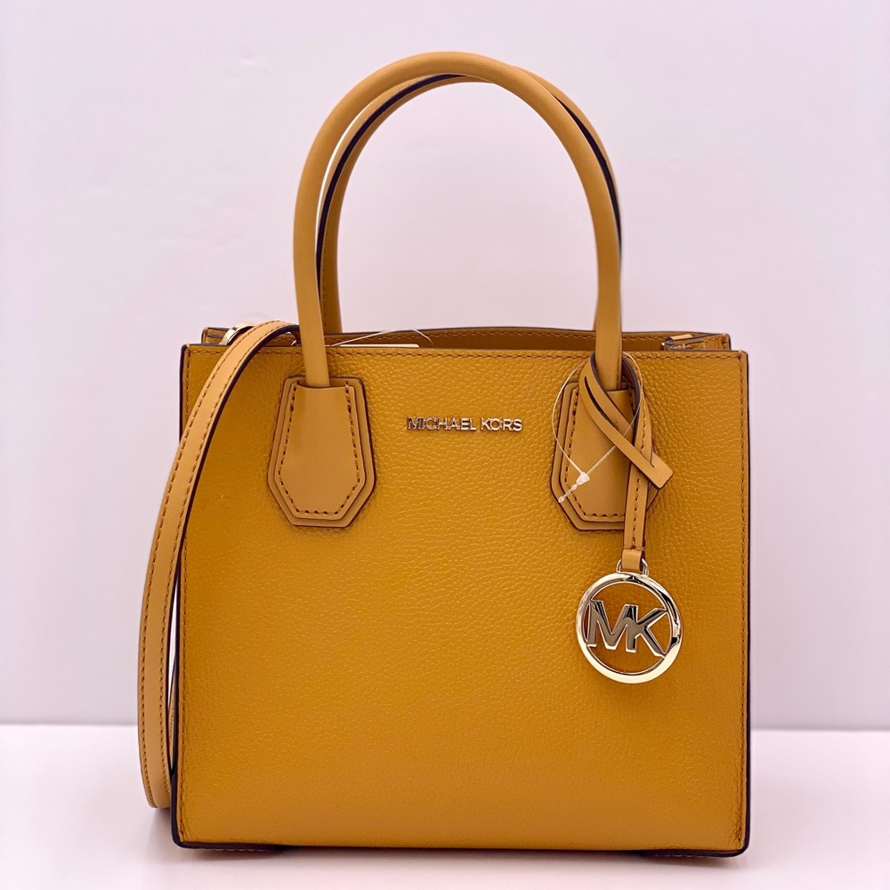 Michael Kors Mercer Md Messenger Crossbody - Picture 1 of 11